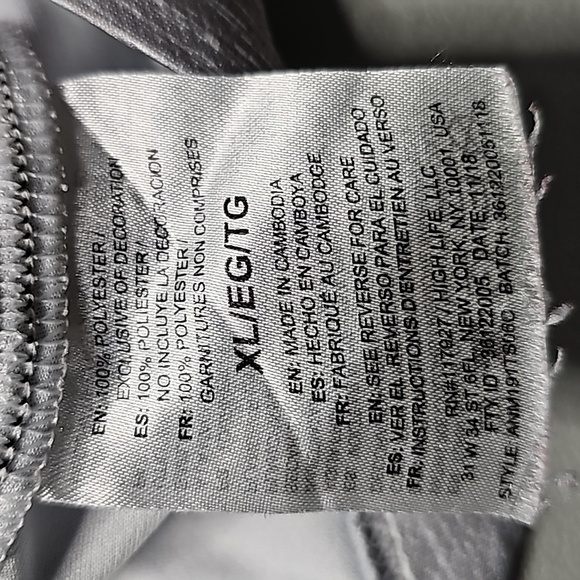 And1 silver and black XL athletic short sleeve shirt - Picture 7 of 7